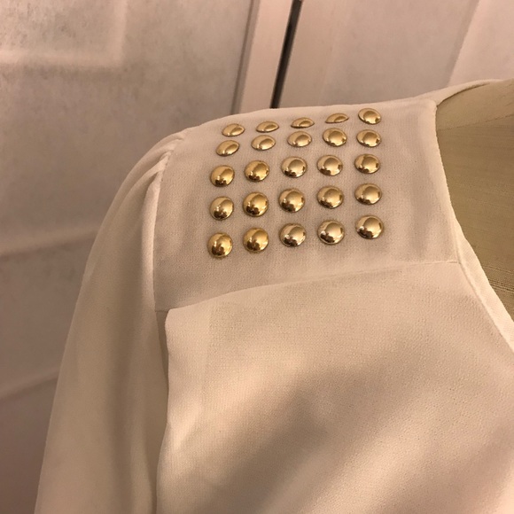 Converse chiffon gold studs on shoulders - Picture 3 of 6
